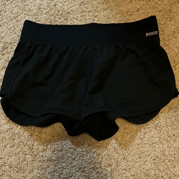 Black shorts - Picture 1 of 2